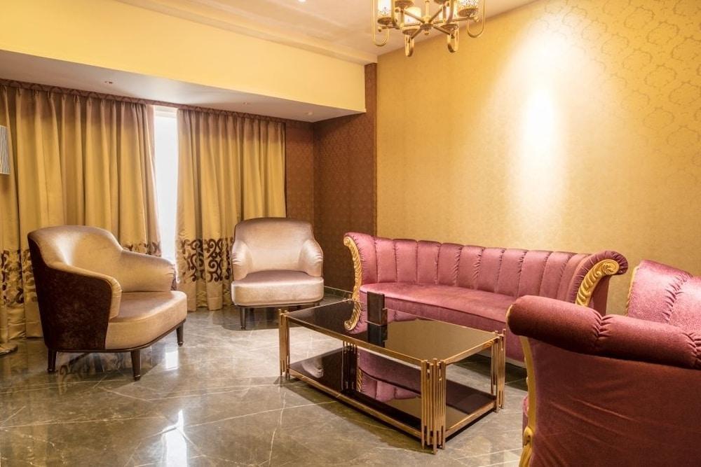 Peninsula Redpine-Airport Hotel Mumbai Exterior foto