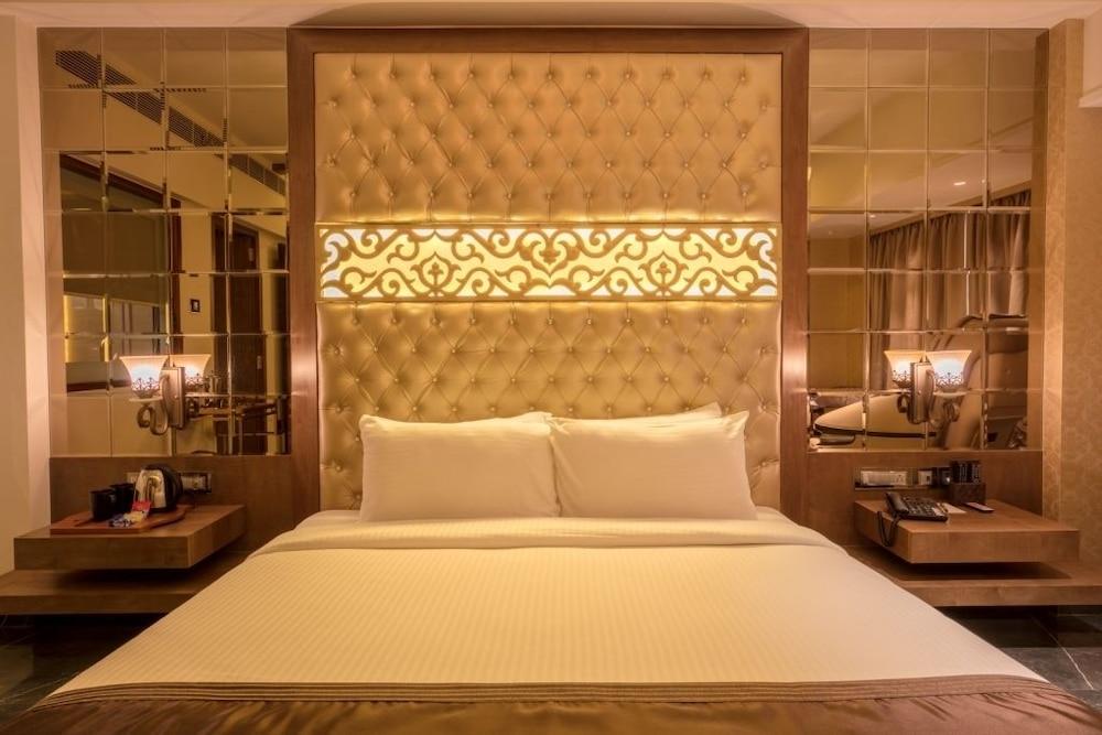 Peninsula Redpine-Airport Hotel Mumbai Exterior foto