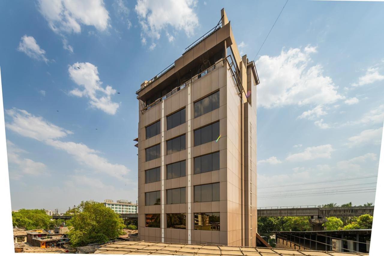 Peninsula Redpine-Airport Hotel Mumbai Exterior foto