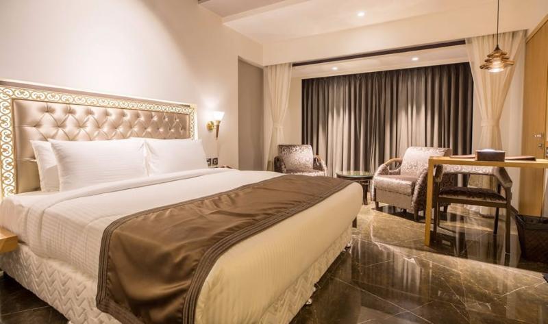 Peninsula Redpine-Airport Hotel Mumbai Exterior foto