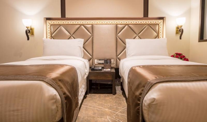 Peninsula Redpine-Airport Hotel Mumbai Exterior foto