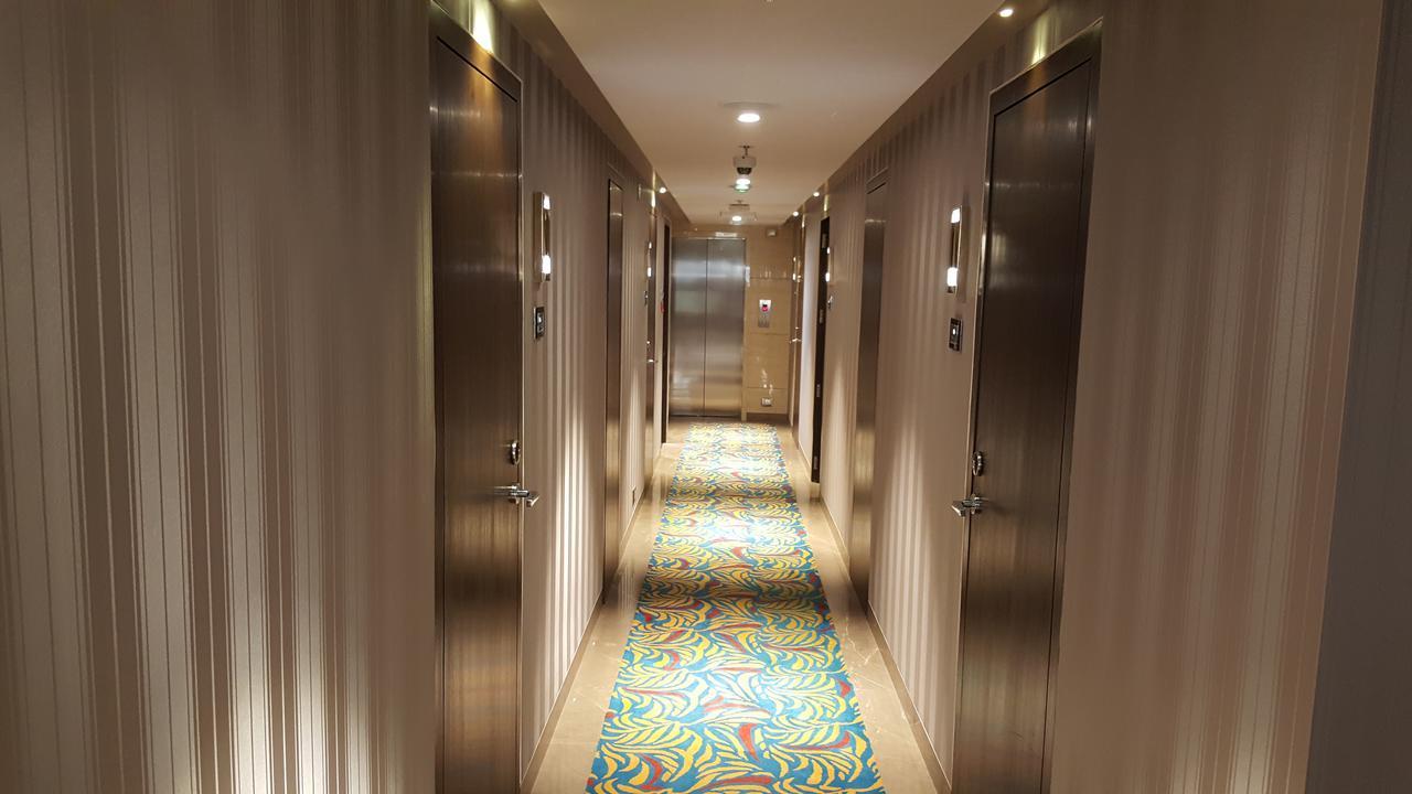 Peninsula Redpine-Airport Hotel Mumbai Exterior foto