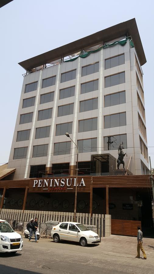 Peninsula Redpine-Airport Hotel Mumbai Exterior foto