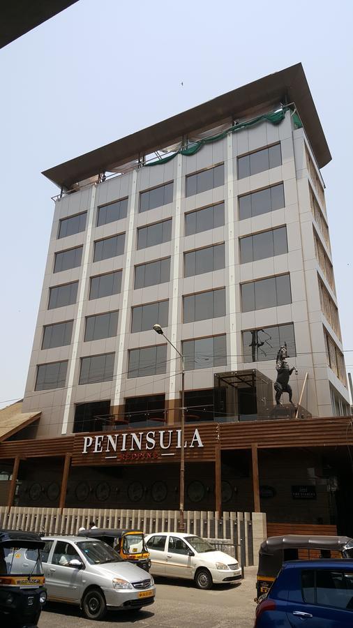 Peninsula Redpine-Airport Hotel Mumbai Exterior foto
