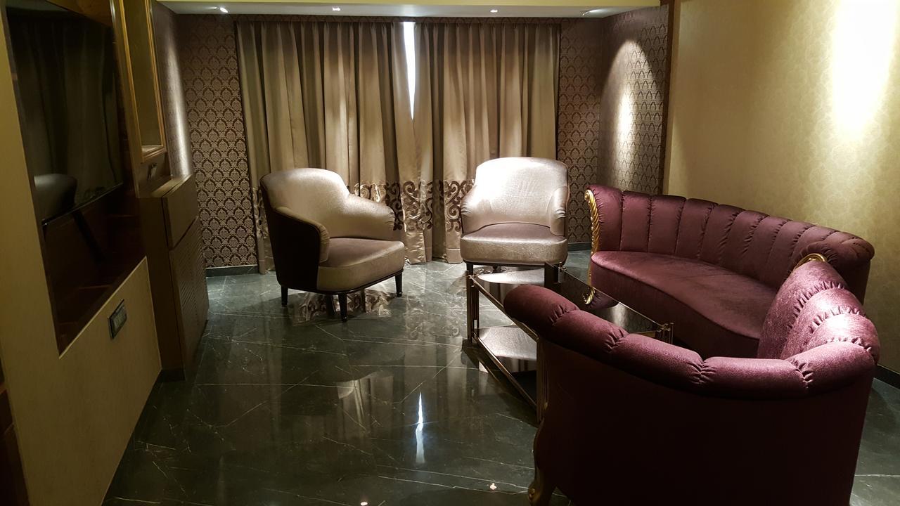 Peninsula Redpine-Airport Hotel Mumbai Exterior foto