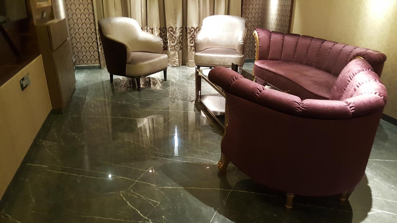 Peninsula Redpine-Airport Hotel Mumbai Exterior foto