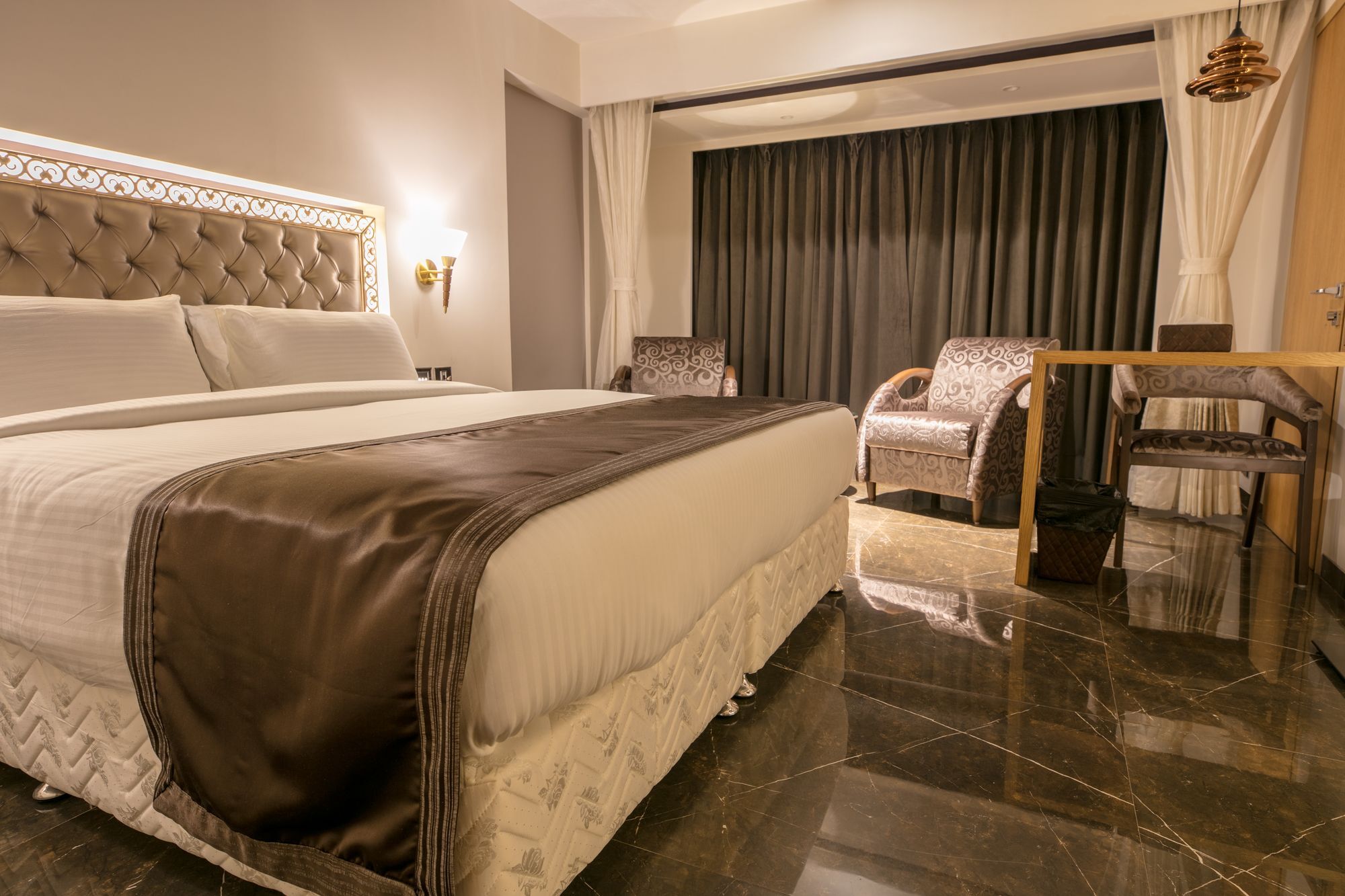 Peninsula Redpine-Airport Hotel Mumbai Exterior foto